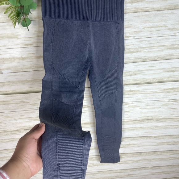 Yummie Shapeware Compression Ribbed Leggings - Picture 4 of 6